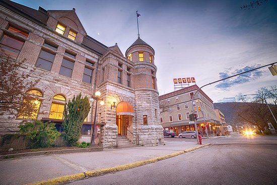 Touchstones Nelson Museum of Art and History